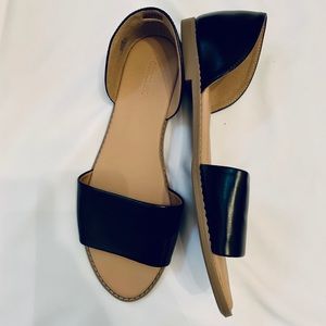Black Old Navy Wide Toe Strap Flats